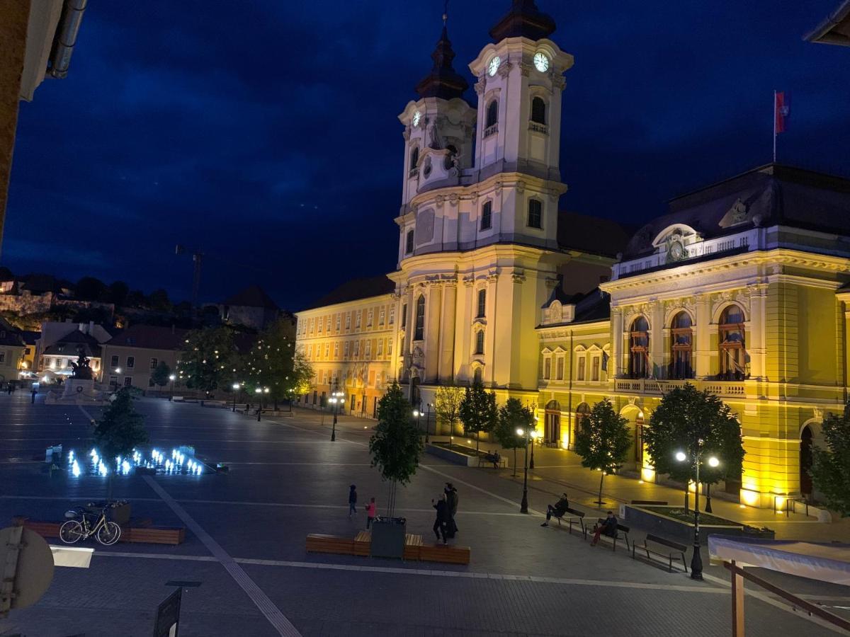 Forst-Haz Apartman Eger Exterior foto